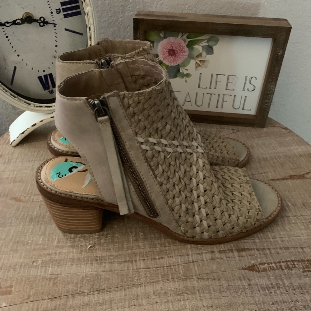 Sam Edelman opened toe & back shoe bnwob size 8.5